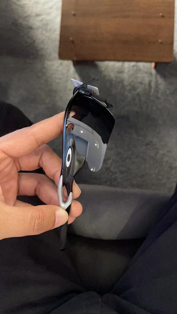 Kính râm thể thao OAKLEY hàng Fake. Có hộp đựng kính - Ảnh 10