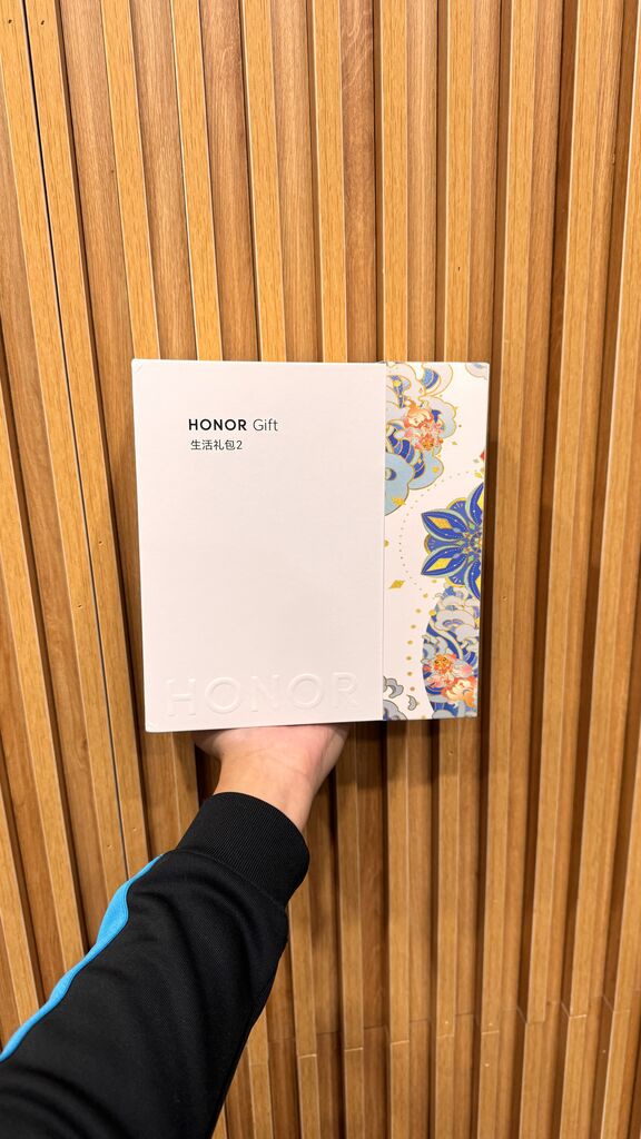 Hộp quà Honor Gift ( Huawei ) , gồm bình nước & giá đỡ điện thoại đa năng - Ảnh 2
