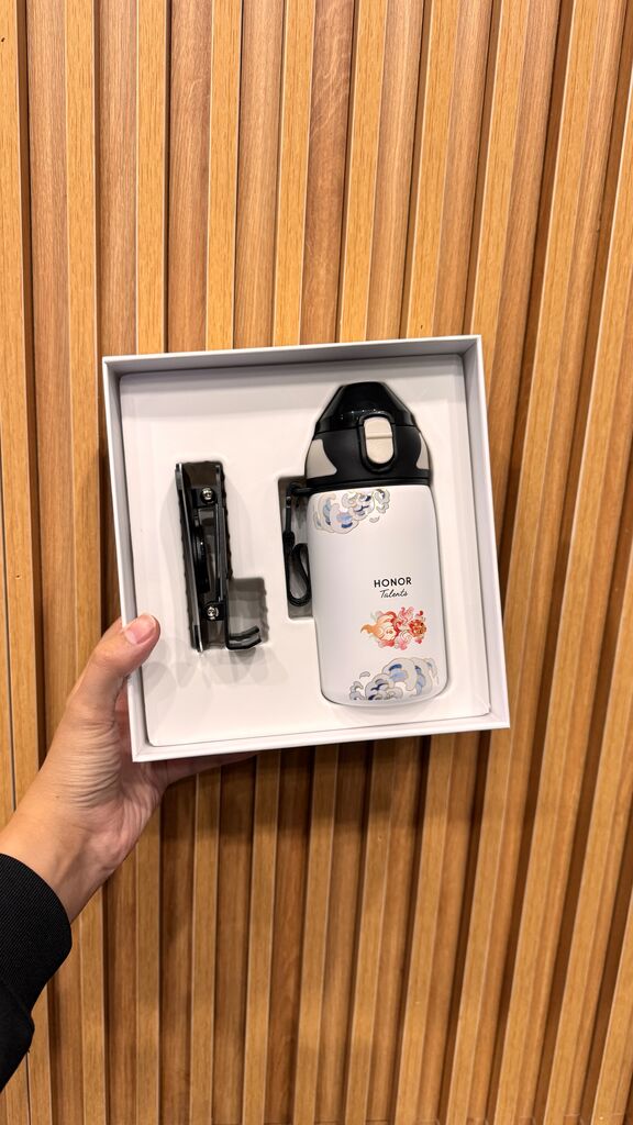 Hộp quà Honor Gift ( Huawei ) , gồm bình nước & giá đỡ điện thoại đa năng