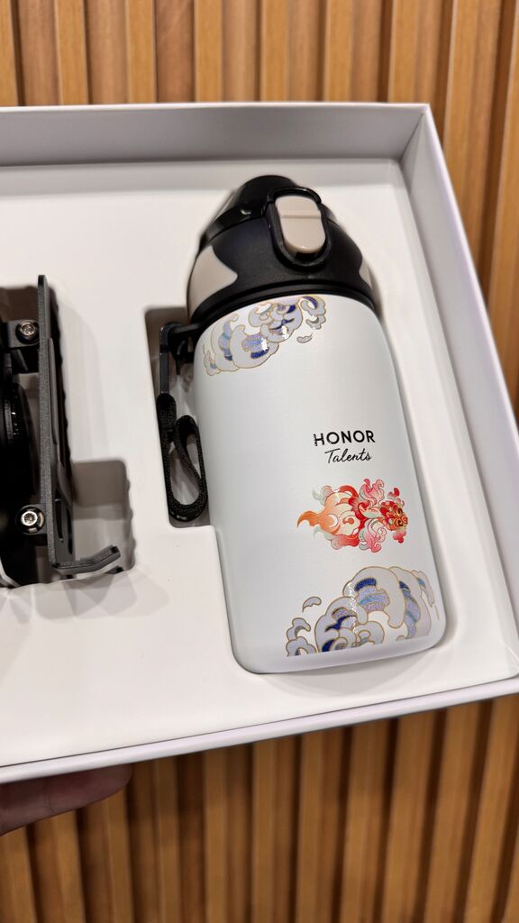 Hộp quà Honor Gift ( Huawei ) , gồm bình nước & giá đỡ điện thoại đa năng - Ảnh 3