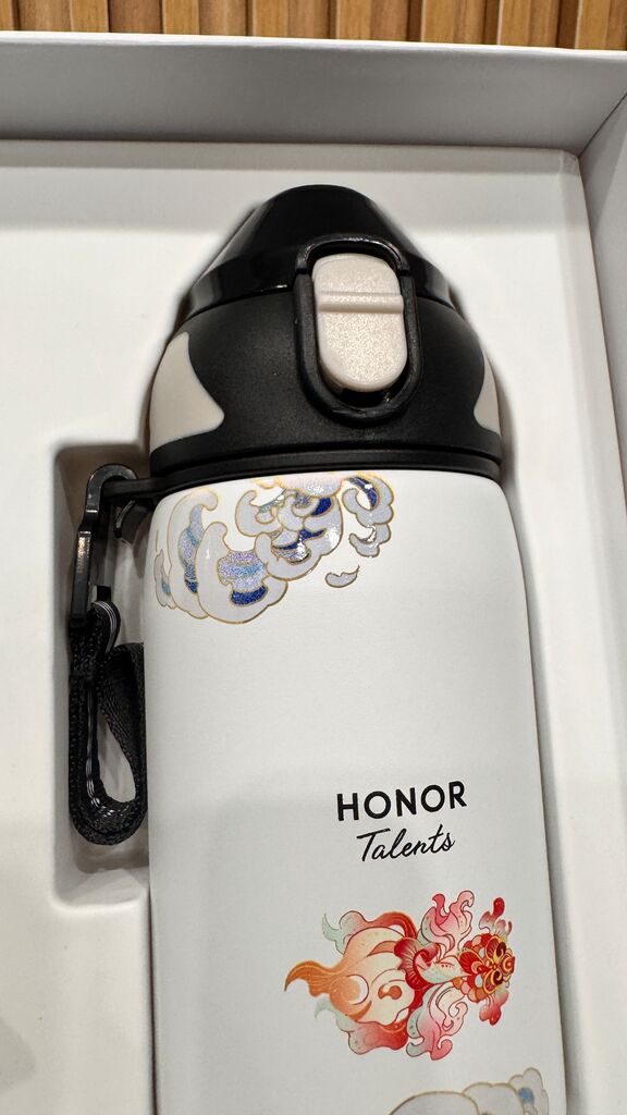 Hộp quà Honor Gift ( Huawei ) , gồm bình nước & giá đỡ điện thoại đa năng - Ảnh 4