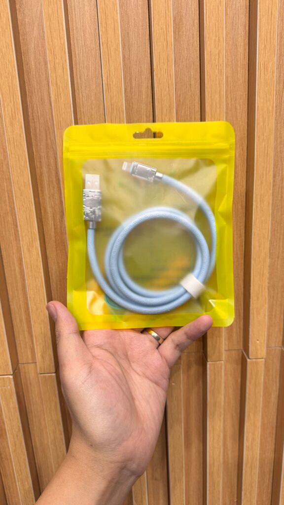Cáp sạc BVVLEIS dây béo, có đủ Lightning / Type-C, màu ngẫu nhiên.