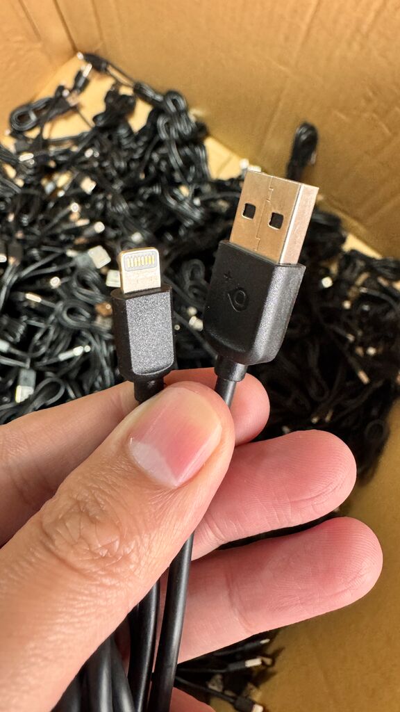 Dây cáp sạc không hộp WOOX - USB to Lightning ( iPhone) / Micro / Type-C