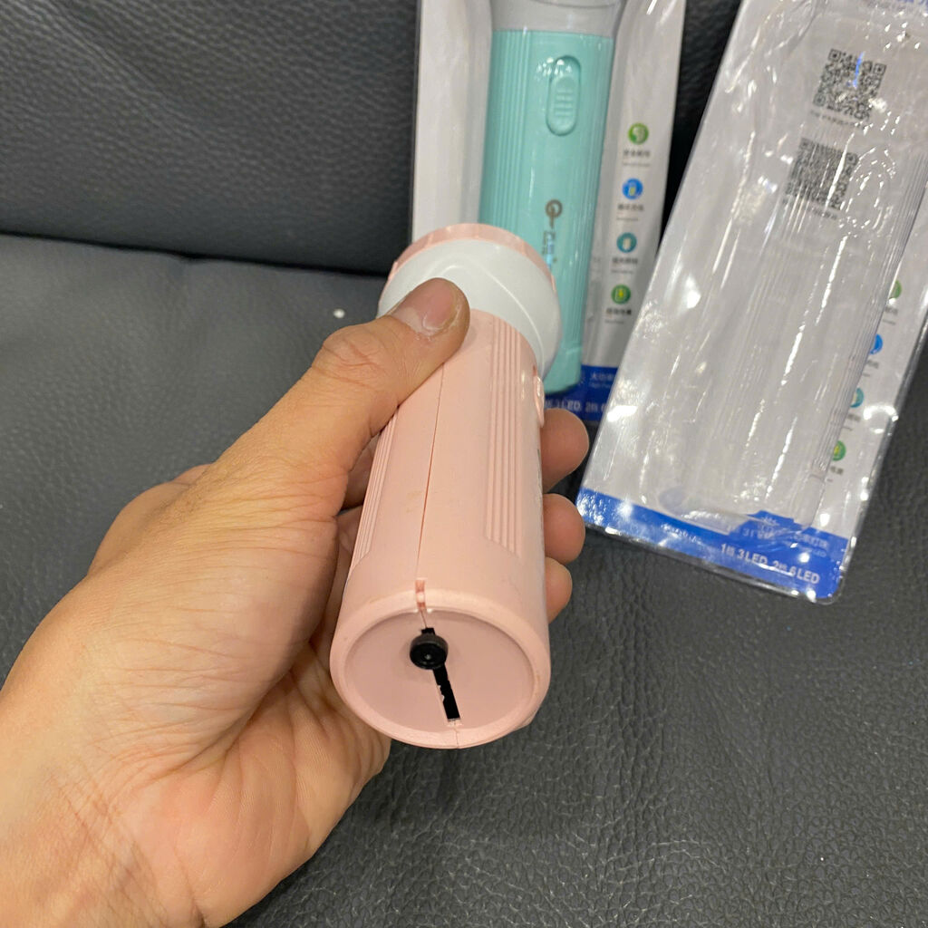 Đèn pin cầm tay QIAO YU QY-2218 - Ảnh 8