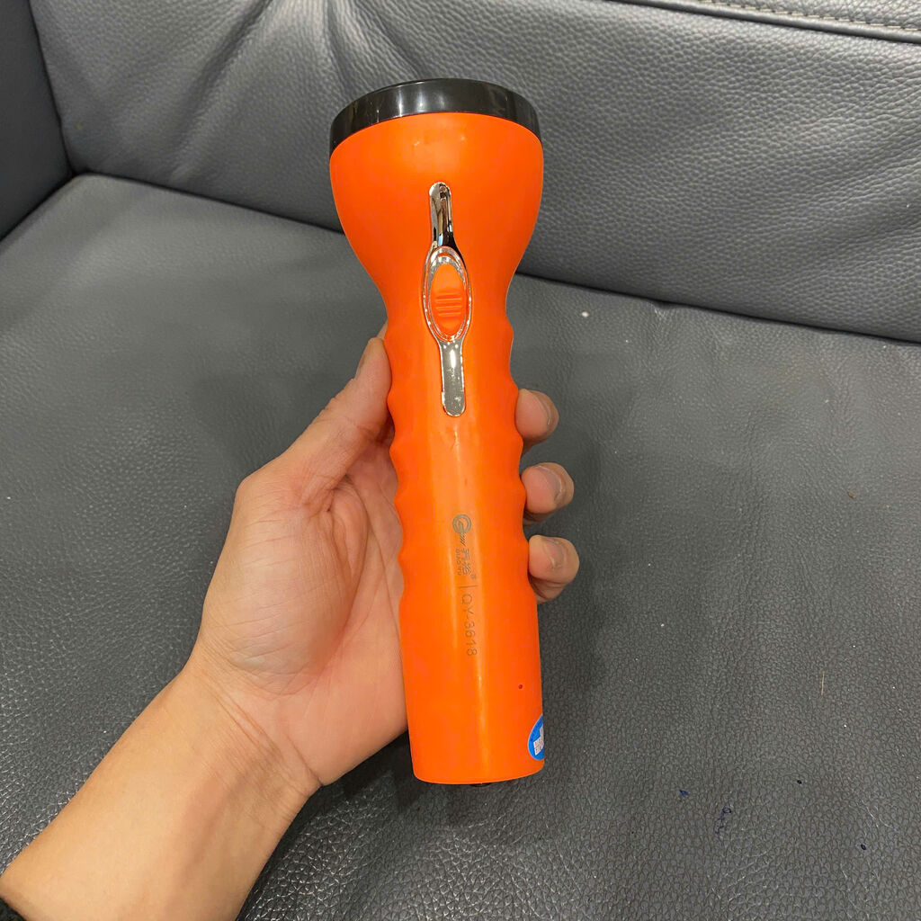 Đèn pin cầm tay QIAO YU QY-3618 - Ảnh 2