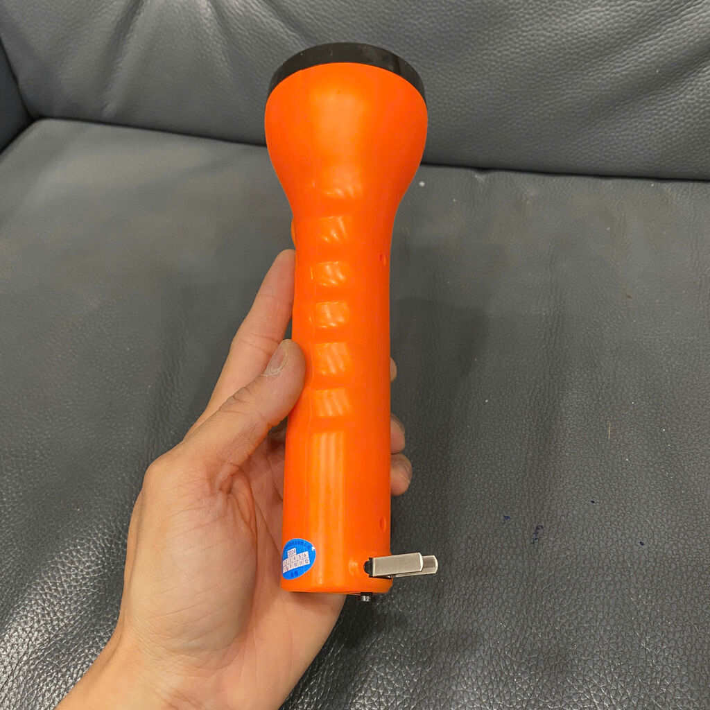 Đèn pin cầm tay QIAO YU QY-3618 - Ảnh 4