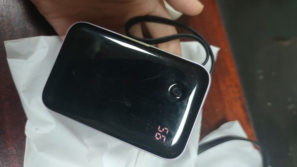 Pin dự phòng Baseus 20.000mAh sạc nhanh 20W , hàng hoàn TMĐT, ko hộp, có xước - Ảnh 3