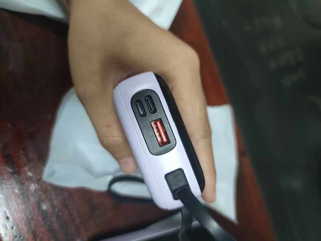 Pin dự phòng Baseus 20.000mAh sạc nhanh 20W , hàng hoàn TMĐT, ko hộp, có xước - Ảnh 4