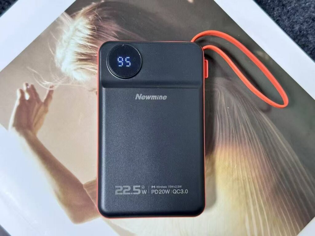 {Order giao 15/8} Pin dự phòng không dây 10.000mAh Newmine - Ảnh 3
