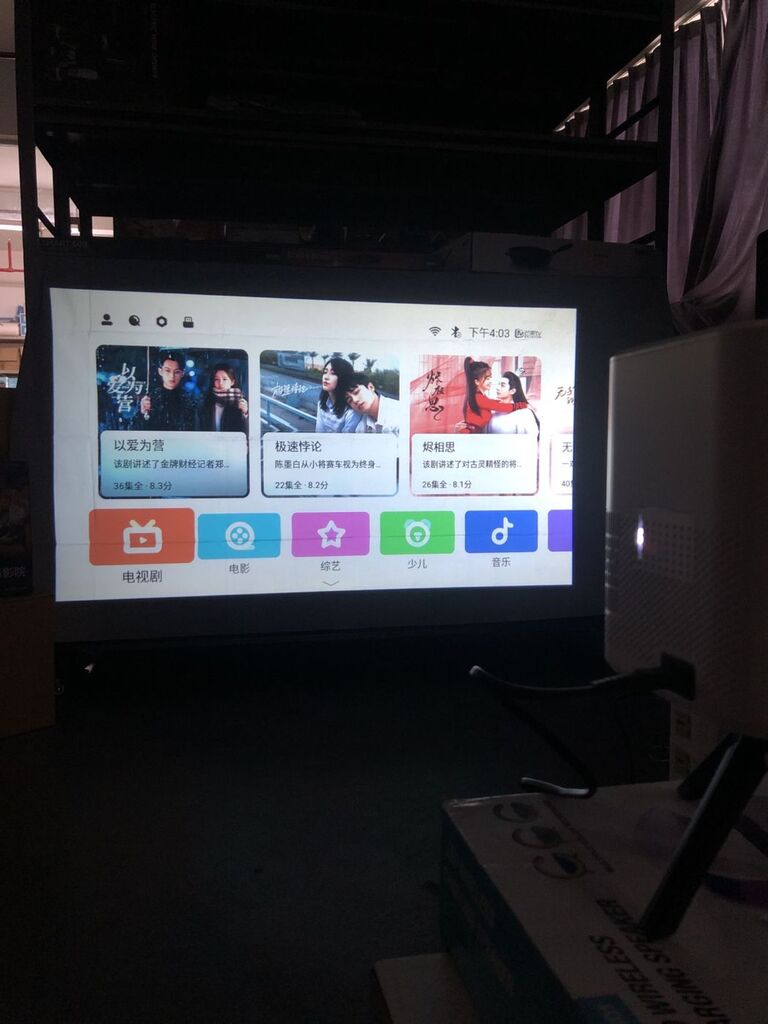 Máy chiếu HD Android R3 , kèm chân dựng , Remote , có Youtube, Fpt Play ( ko có cổng HDMI) - Ảnh 7