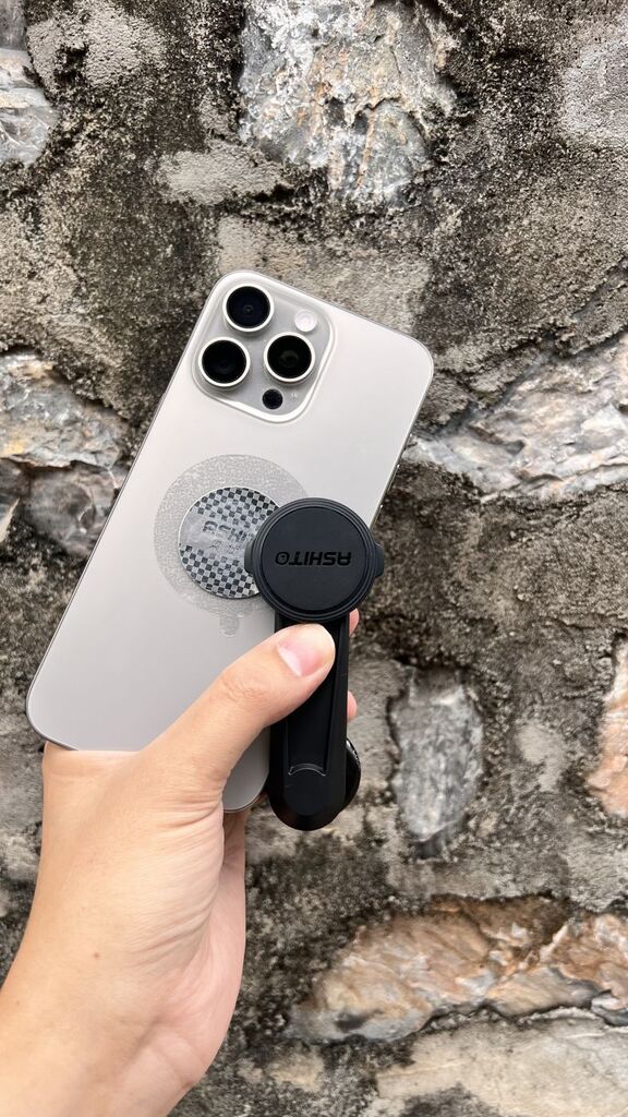 Đế giữ điện thoại trên ô tô ASHITO, hít nam châm , xoay 360 độ ,kẹp cửa gió - Ảnh 2