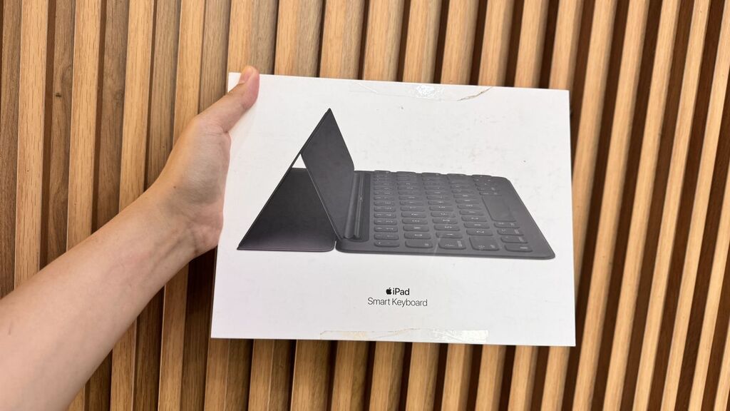 Bàn phím Apple SMART KEYBOARD MPTL2 cho iPad PRO - 10.5inch / iPad Air 3 / iPad 7 ( hàng tồn kho )