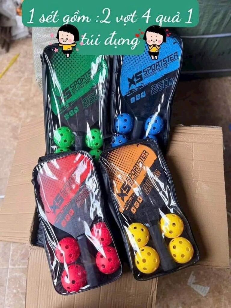 Bộ 2 vợt Pickeleball và 4 bóng