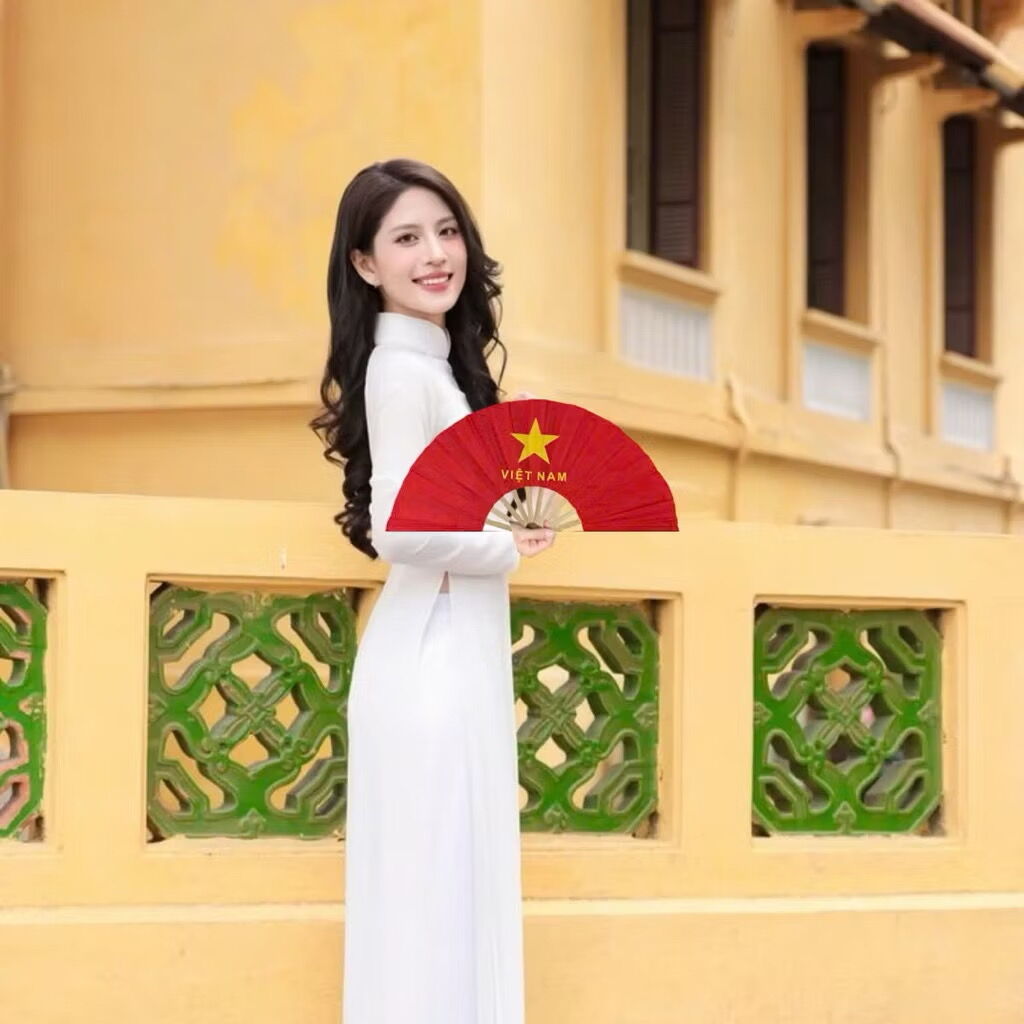 Quạt cờ đỏ sao vàng
