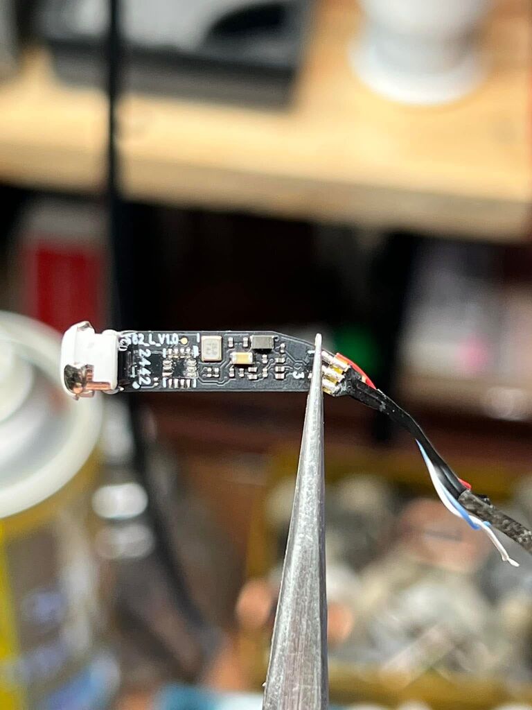 Tai nghe airpods 4 hổ vằn chip 1563e fake - Ảnh 4