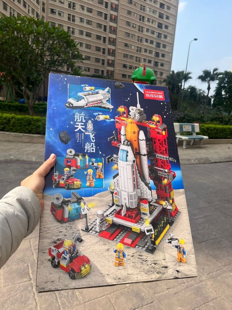 Bộ đồ chơi LEGO Lắp ghép Tàu vũ trụ 1059 chi tiết full hộp giấy (Qùa tặng cty Sữa) - Ảnh 3