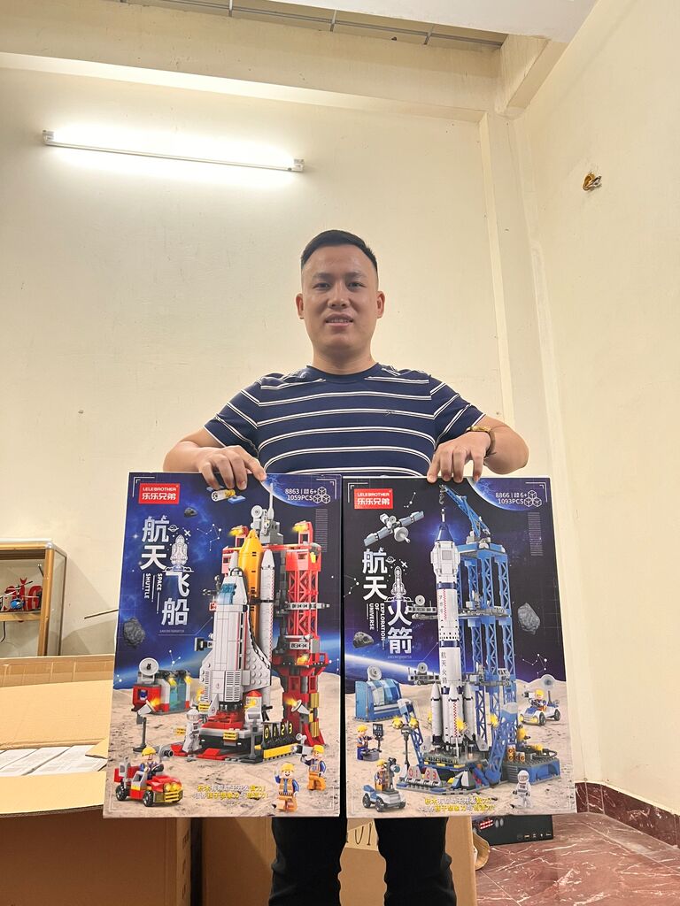 Bộ đồ chơi LEGO Lắp ghép Tàu vũ trụ 1059 chi tiết full hộp giấy (Qùa tặng cty Sữa) - Ảnh 9