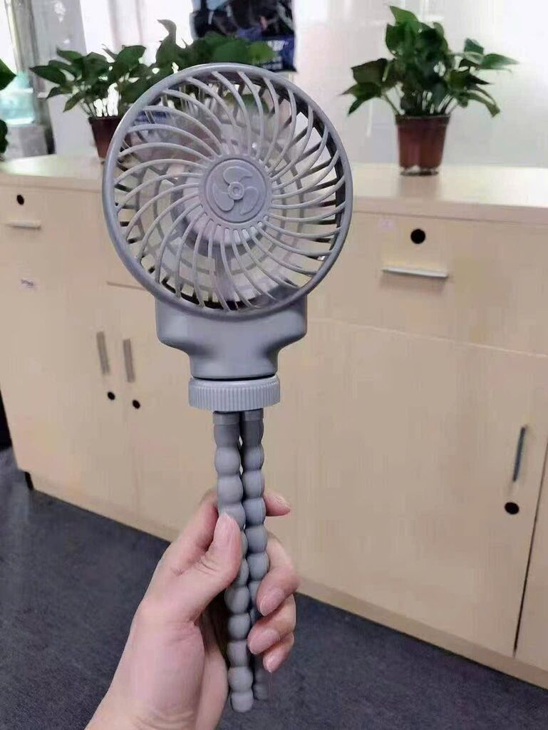 Quạt tích điện Octopus Fan kèm chân kẹp đa năng - Ảnh 2
