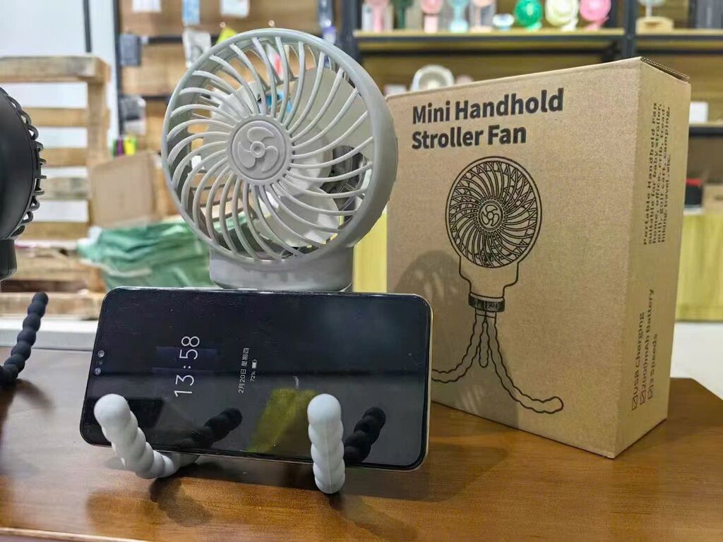 Quạt tích điện Octopus Fan kèm chân kẹp đa năng - Ảnh 8