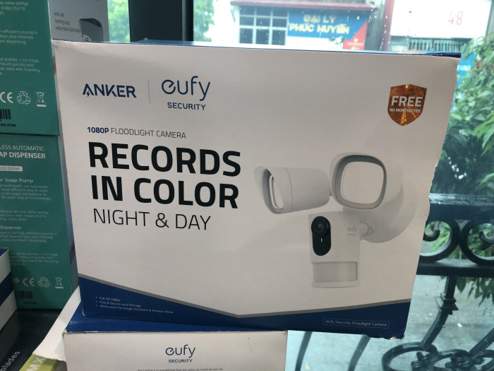 Camera wifi ngoài trời Anker Eufy Floodlight Camera T84201W1
